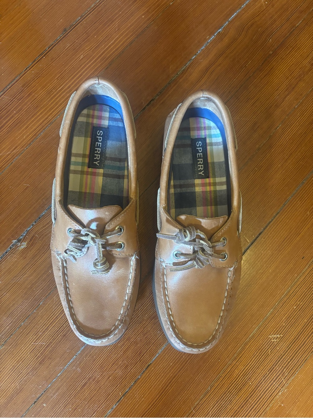 Sperry women’s Classic Tan Leather Boat Shoes